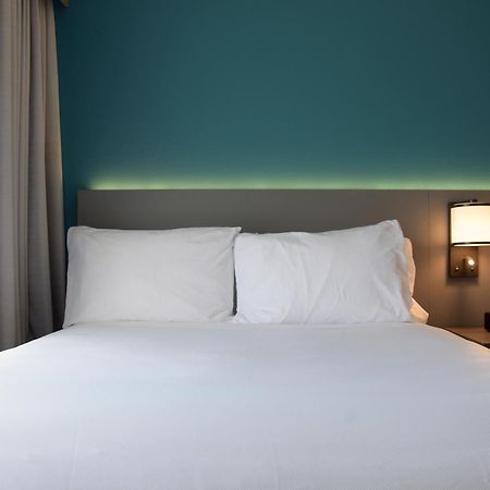 Comfort Inn & Suites Nw Milwaukee Germantown Extérieur photo