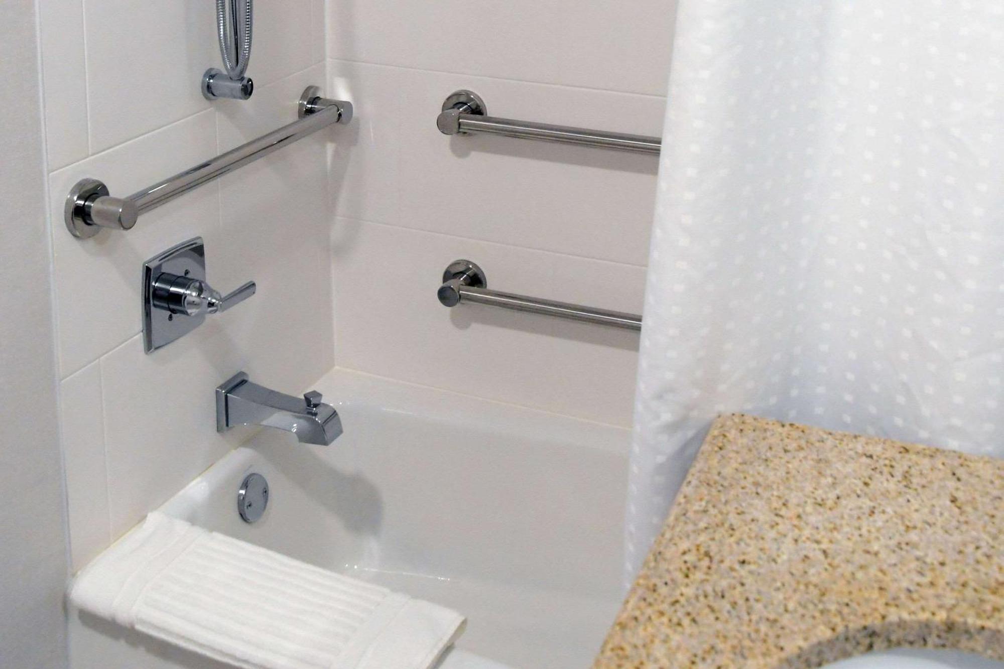 Comfort Inn & Suites Nw Milwaukee Germantown Extérieur photo